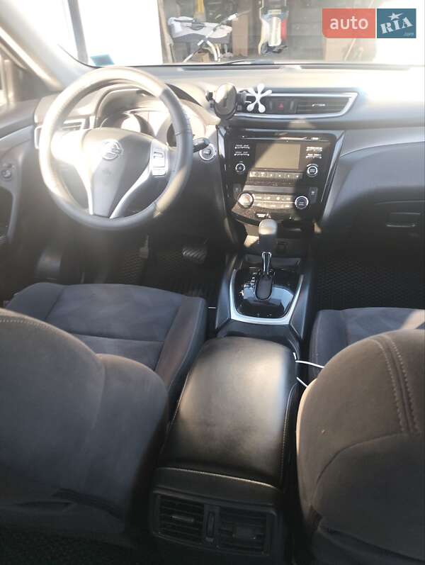 Внедорожник / Кроссовер Nissan Rogue 2015 в Львове