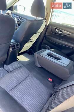 Внедорожник / Кроссовер Nissan Rogue 2017 в 