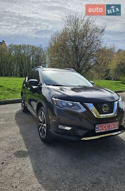 Позашляховик / Кросовер Nissan Rogue 2018 в 