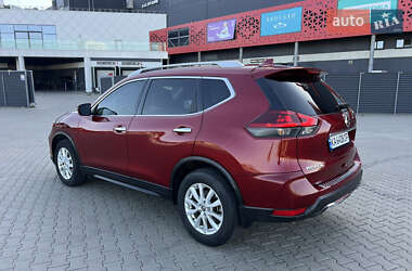 Внедорожник / Кроссовер Nissan Rogue 2018 в 