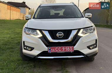 Внедорожник / Кроссовер Nissan Rogue 2019 в 