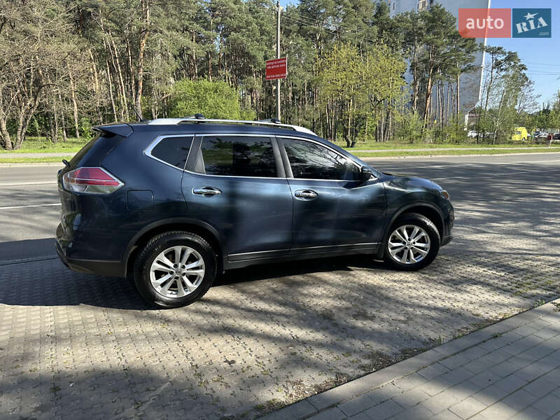 Внедорожник / Кроссовер Nissan Rogue 2016 в Киеве