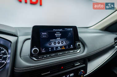 Позашляховик / Кросовер Nissan Rogue 2024 в 
