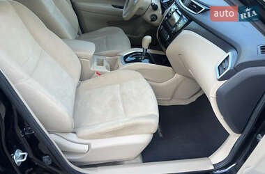Позашляховик / Кросовер Nissan Rogue 2015 в 