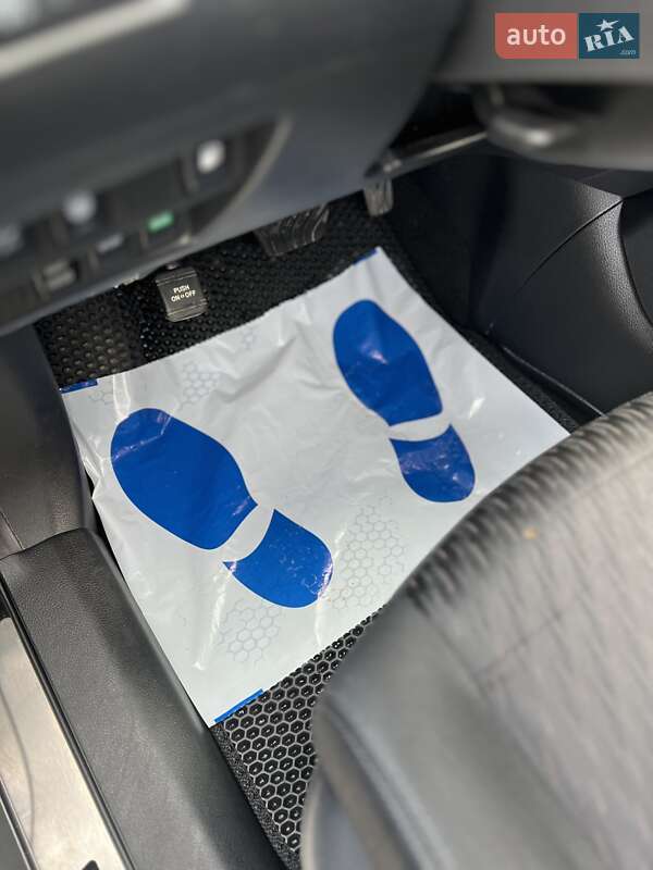 Позашляховик / Кросовер Nissan Rogue 2018 в Яремчі