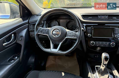 Внедорожник / Кроссовер Nissan Rogue 2019 в 
