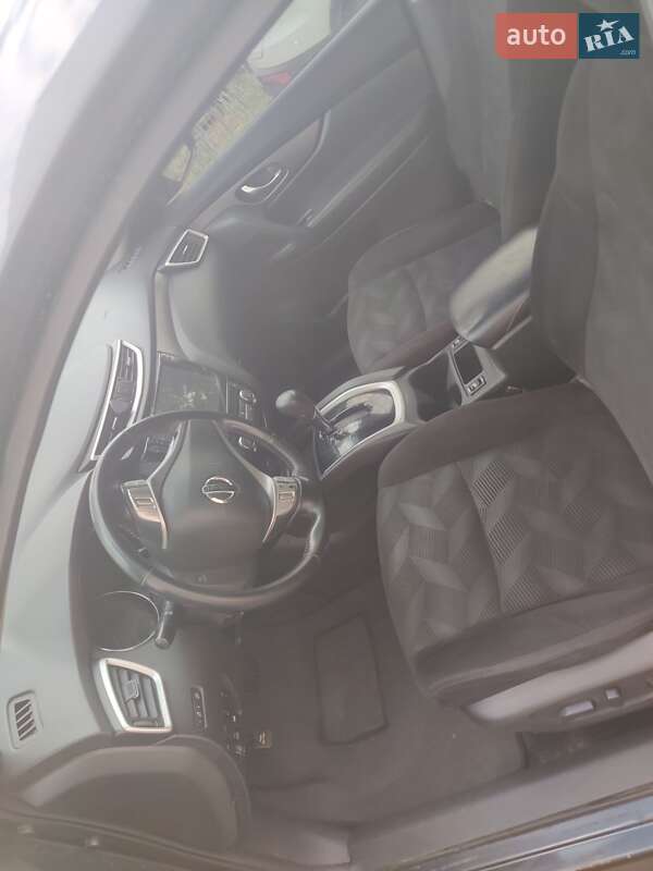 Внедорожник / Кроссовер Nissan Rogue 2016 в Киеве