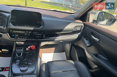 Внедорожник / Кроссовер Nissan Rogue 2023 в 