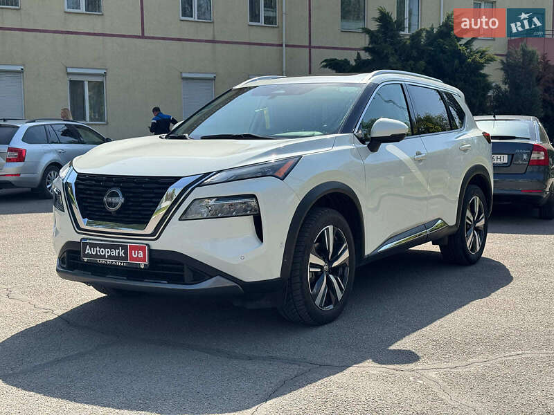 Внедорожник / Кроссовер Nissan Rogue 2023 в 