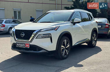 Внедорожник / Кроссовер Nissan Rogue 2023 в 