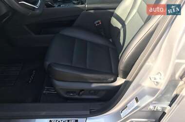 Позашляховик / Кросовер Nissan Rogue 2022 в 