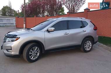 Позашляховик / Кросовер Nissan Rogue 2017 в 