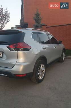 Позашляховик / Кросовер Nissan Rogue 2017 в 