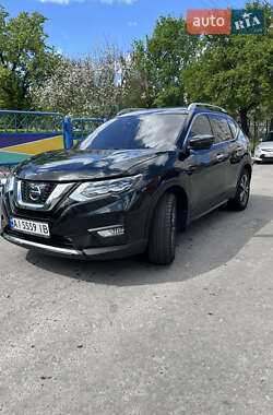 Внедорожник / Кроссовер Nissan Rogue 2018 в 