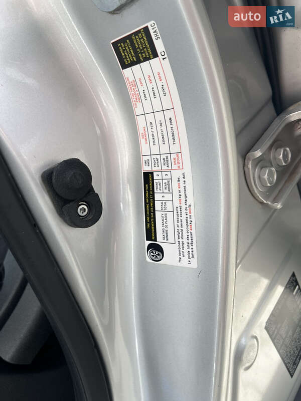 Внедорожник / Кроссовер Nissan Rogue 2015 в Киеве