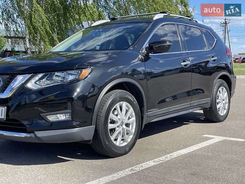 Внедорожник / Кроссовер Nissan Rogue 2017 в Киеве