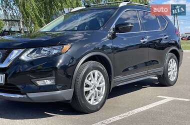 Внедорожник / Кроссовер Nissan Rogue 2017 в 