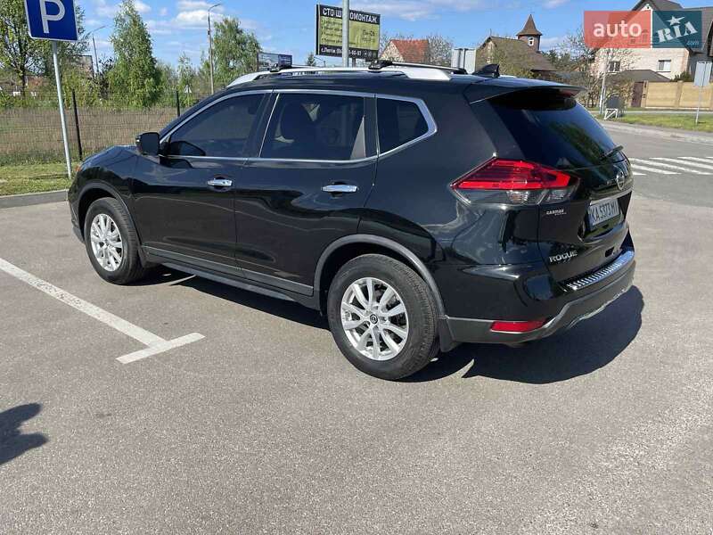 Внедорожник / Кроссовер Nissan Rogue 2017 в Киеве