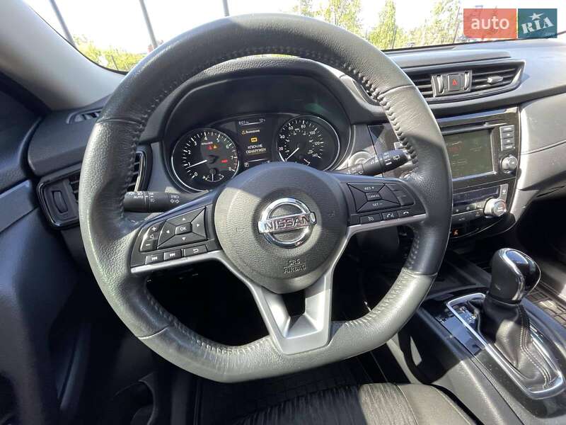 Внедорожник / Кроссовер Nissan Rogue 2017 в Киеве