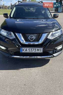Внедорожник / Кроссовер Nissan Rogue 2017 в 