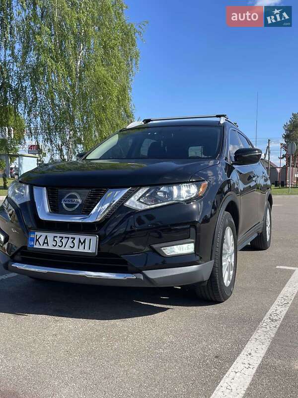 Внедорожник / Кроссовер Nissan Rogue 2017 в Киеве
