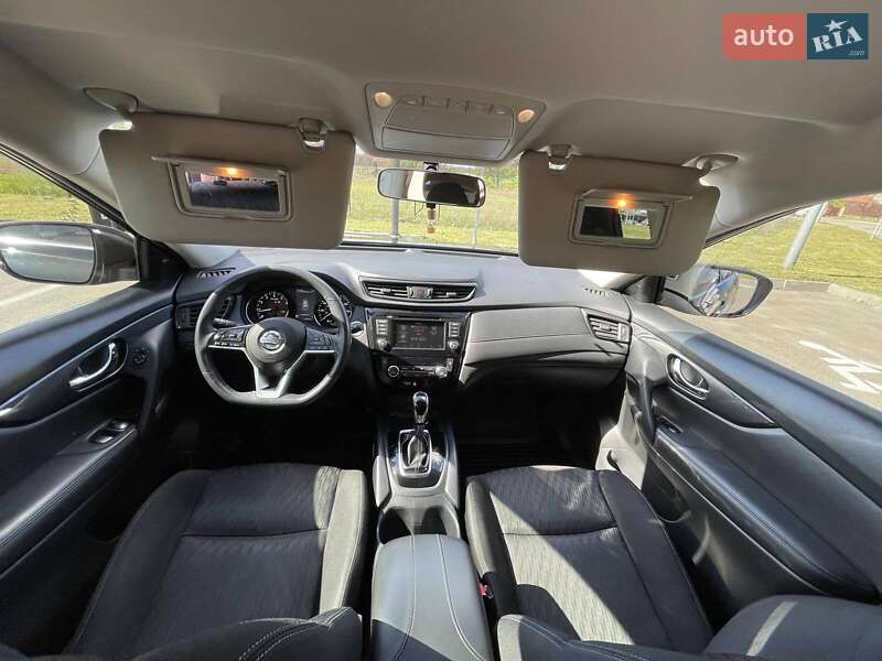Внедорожник / Кроссовер Nissan Rogue 2017 в Киеве