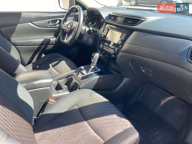Позашляховик / Кросовер Nissan Rogue 2018 в Борщеві