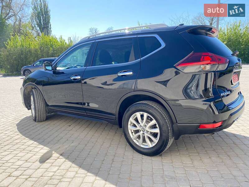 Позашляховик / Кросовер Nissan Rogue 2018 в Борщеві