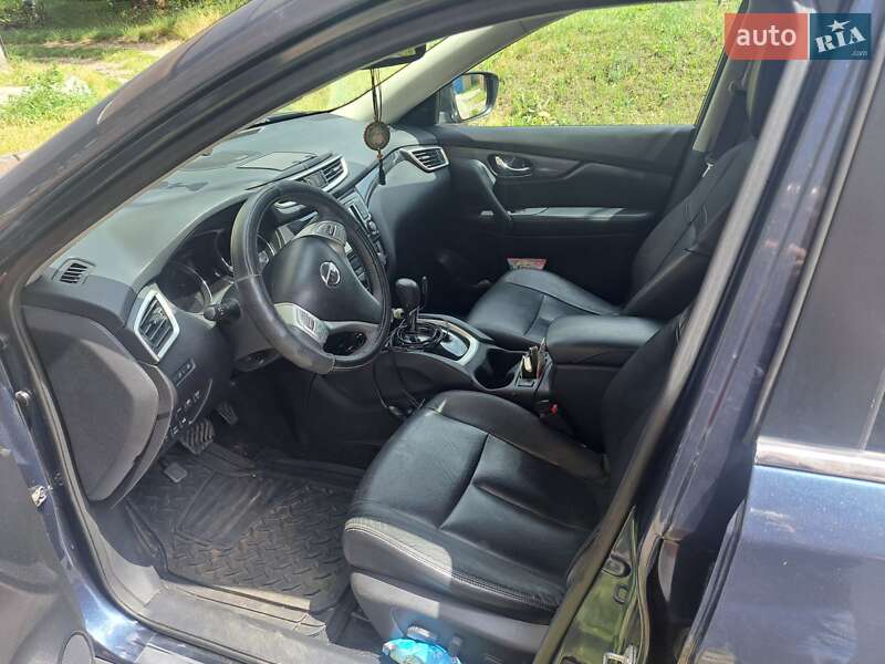 Внедорожник / Кроссовер Nissan Rogue 2014 в Александрие