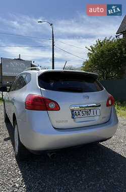 Позашляховик / Кросовер Nissan Rogue 2010 в 