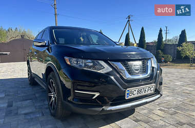 Позашляховик / Кросовер Nissan Rogue 2017 в Львові