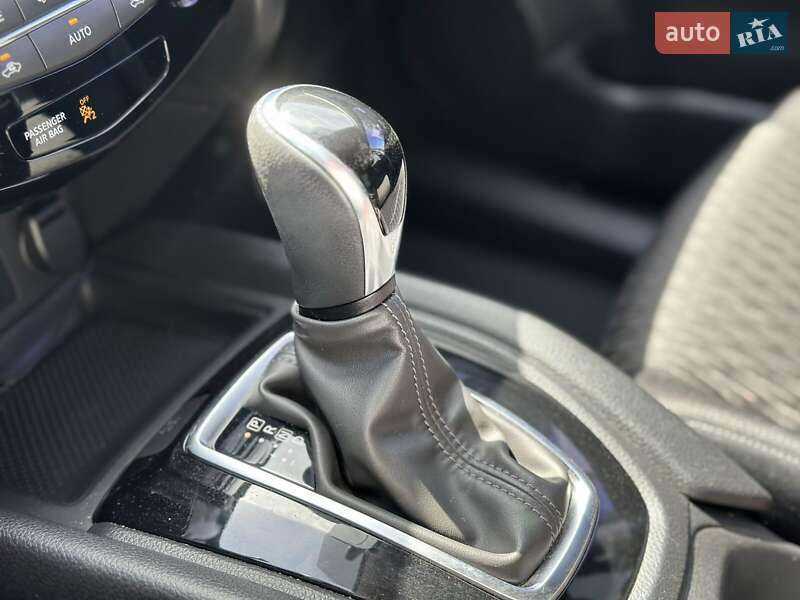 Позашляховик / Кросовер Nissan Rogue 2018 в Полтаві