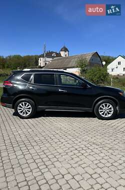 Позашляховик / Кросовер Nissan Rogue 2017 в 