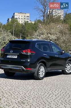 Позашляховик / Кросовер Nissan Rogue 2017 в Львові