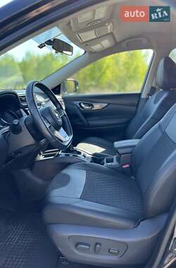 Позашляховик / Кросовер Nissan Rogue 2017 в 