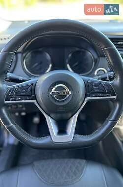 Позашляховик / Кросовер Nissan Rogue 2017 в 