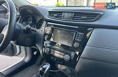 Внедорожник / Кроссовер Nissan Rogue 2018 в 