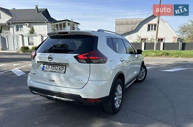 Внедорожник / Кроссовер Nissan Rogue 2018 в 