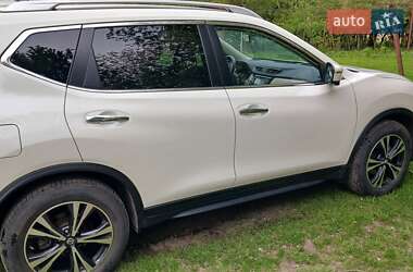 Позашляховик / Кросовер Nissan Rogue 2019 в 