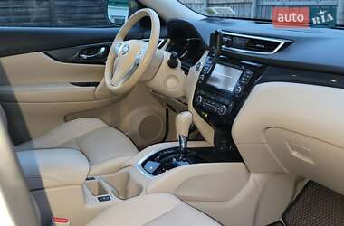 Позашляховик / Кросовер Nissan Rogue 2015 в 