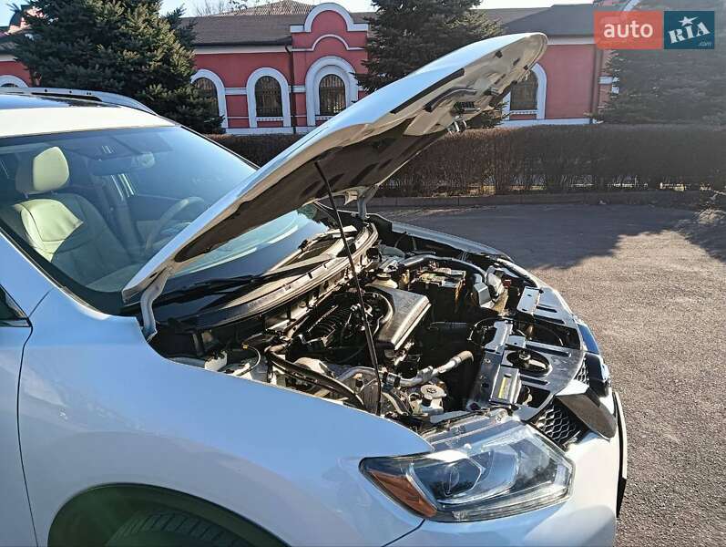 Позашляховик / Кросовер Nissan Rogue 2015 в Кам'янському