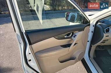 Внедорожник / Кроссовер Nissan Rogue 2015 в 