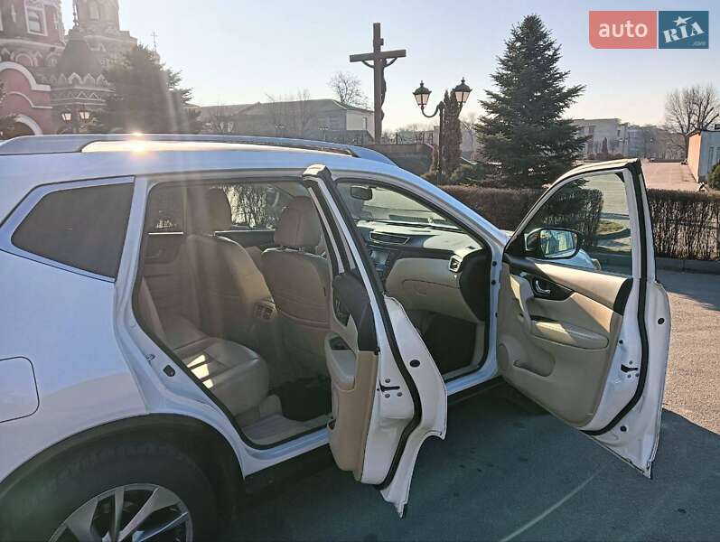 Позашляховик / Кросовер Nissan Rogue 2015 в Кам'янському