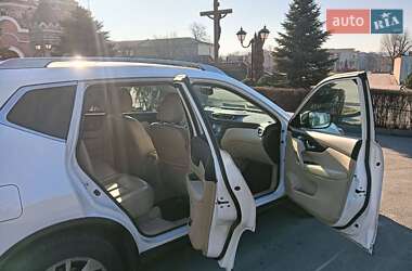 Внедорожник / Кроссовер Nissan Rogue 2015 в 