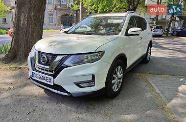 Внедорожник / Кроссовер Nissan Rogue 2016 в 