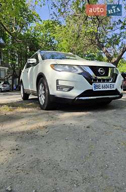 Внедорожник / Кроссовер Nissan Rogue 2016 в 