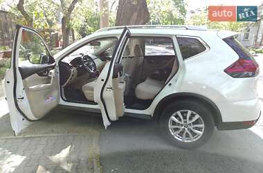 Внедорожник / Кроссовер Nissan Rogue 2016 в 