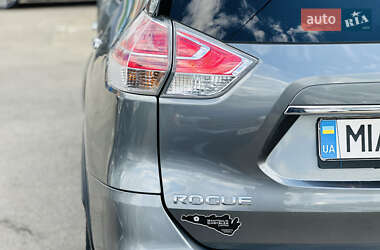 Внедорожник / Кроссовер Nissan Rogue 2015 в 