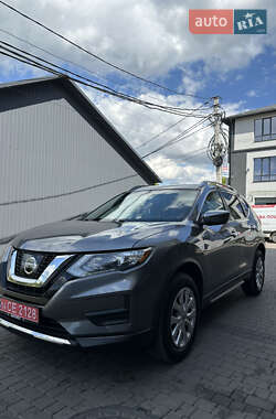 Внедорожник / Кроссовер Nissan Rogue 2017 в 