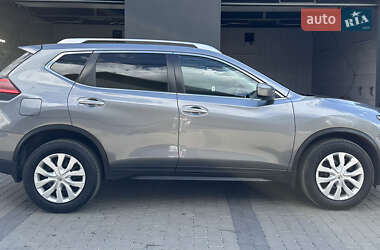 Внедорожник / Кроссовер Nissan Rogue 2017 в 